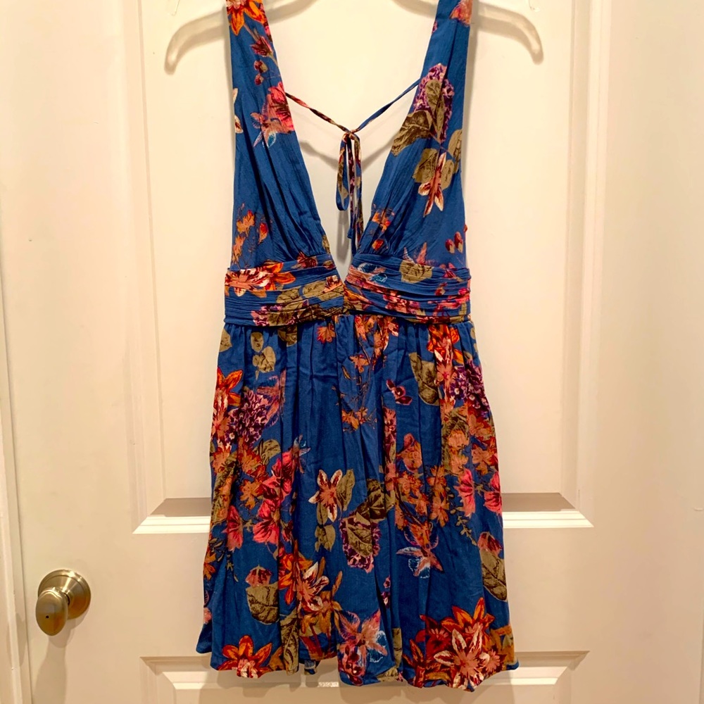 Summer lined low cut floral mini dress Gorgeous colors! Juniors L